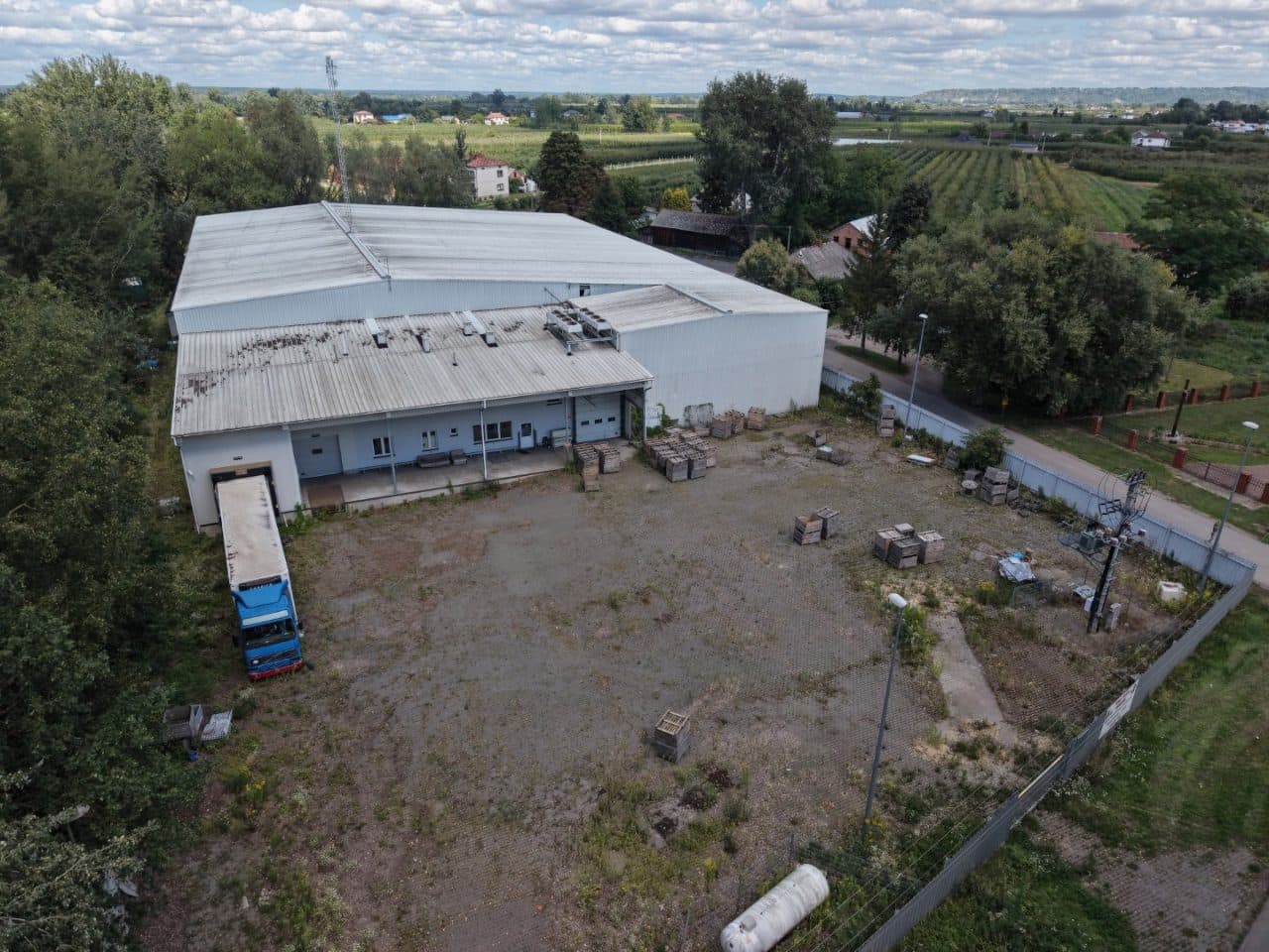 nieruchomość 0,76ha zabudowana budynkiem przechowalni owoców pow. użytkowa 3802,05m2, działki 275/1, 376, Machów, gm. Wilków – zdjęcie 22 z 25