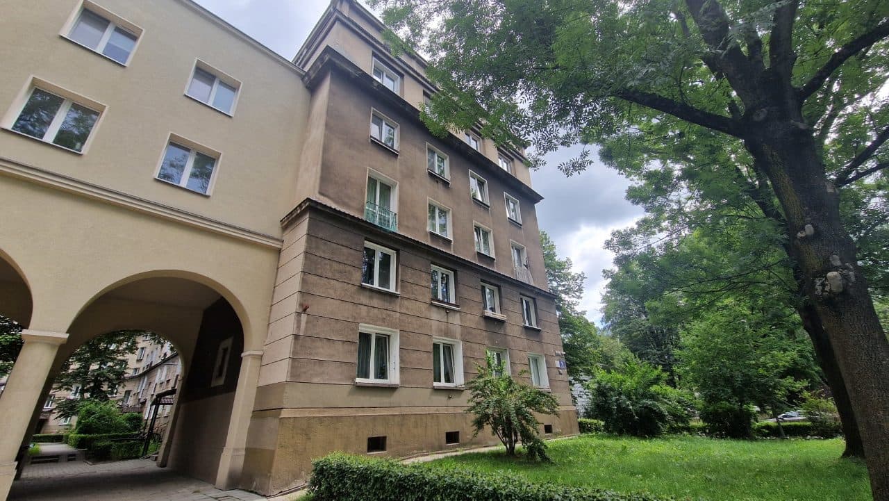 lokal mieszkalny stanowiący odrębną nieruchomość o pow. 40,76 m2