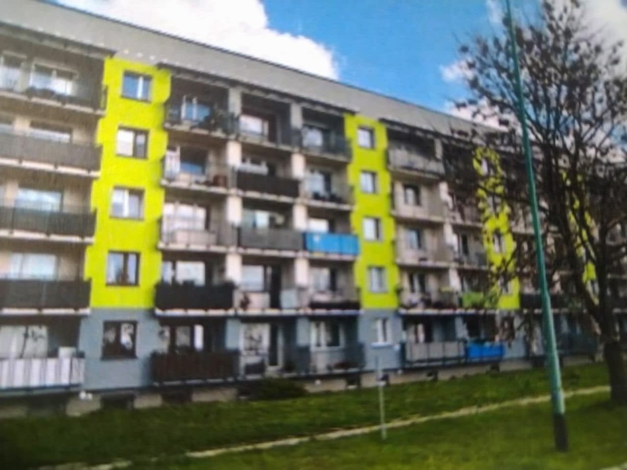 Lokal mieszkalny położony w Legnicy, przy ul. Wielogórskiej 74 E/13 – zdjęcie 2 z 4