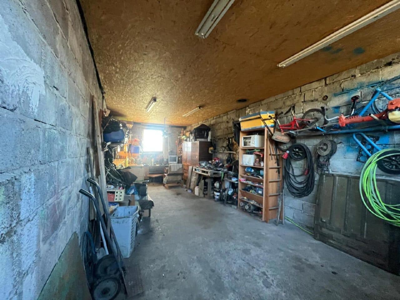 udział w wysokości 1/2 części zabudowanej nieruchomości - działka nr 204/2 o pow. 1530m2 – zdjęcie 2 z 13