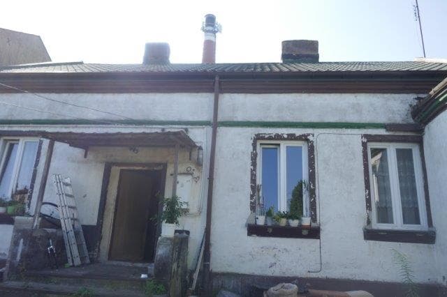 dz. gruntu o nr. ewid. 670, pow. 0,083ha, dom o pow. 110m2, bud. gospod-garażowy – zdjęcie 2 z 8
