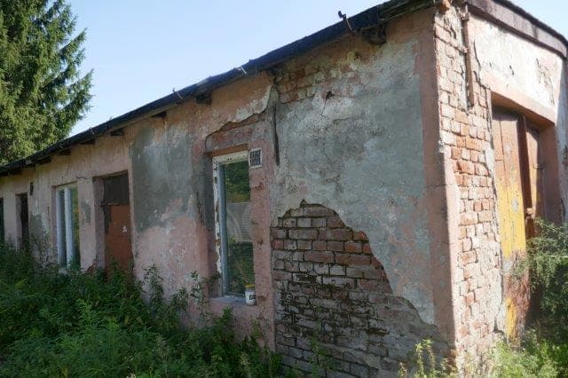 dz. gruntu o nr. ewid. 670, pow. 0,083ha, dom o pow. 110m2, bud. gospod-garażowy – zdjęcie 6 z 8