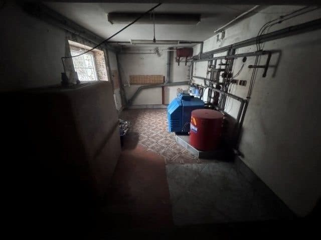 działka o pow. 0,0447 ha, dom o p.u. 200,3 m2 (3 udziały: 2/4, 1/4, 1/4) – zdjęcie 8 z 11