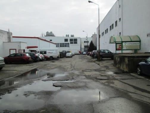 1/2 części nieruchomości gruntowej zabudowanej budynkiem położonej: Poznań, ul. Zwierzchowskiego 33 wraz z udziałami 1/8 oraz 3/24 nieruchomości gruntowej, które stanowią wewnętrzną drogę dojazdową – zdjęcie 8 z 19