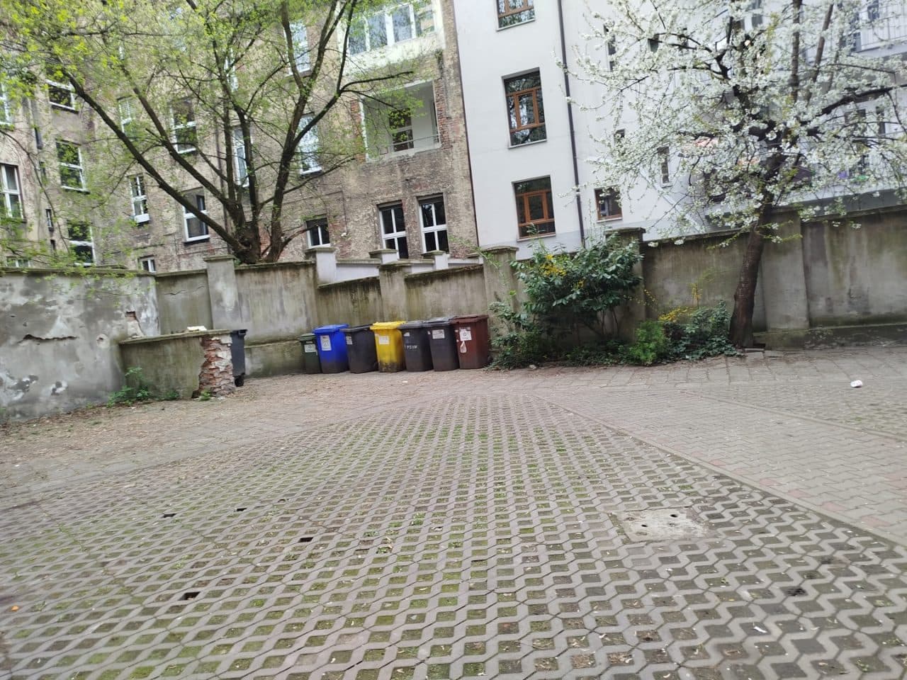 nieruchomość zapisana w KW KA1Y/00066805/6 opisana jako LOKAL STANOWIĄCY ODRĘBNĄ NIERUCHOMOŚĆ. Położenie BYTOM, KAROLA MIARKI, 18 /9. – zdjęcie 15 z 29