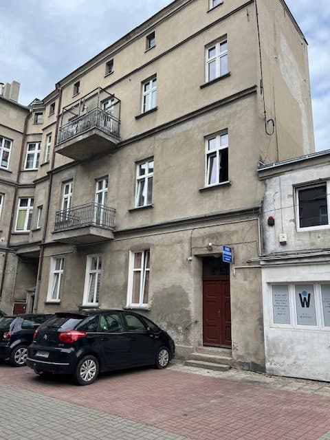 mieszkanie na parterze oficyny budynku mieszkalnego