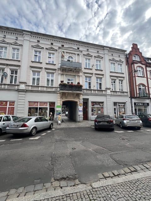 mieszkanie na parterze oficyny budynku mieszkalnego – zdjęcie 2 z 22