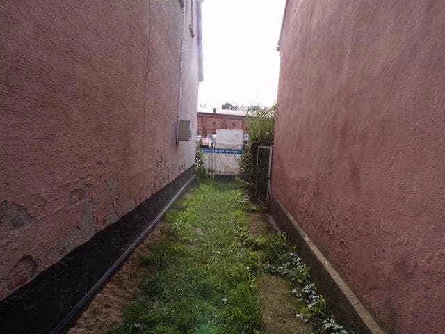 lokal mieszkalny - 3 pokoje, spiżarnia, kuchnia, przedpokój, łazienka na parterze, pokój na poddaszu o pow. 89,2300 m2, udział związany z własnościa lokalu 625 / 1000 – zdjęcie 15 z 20