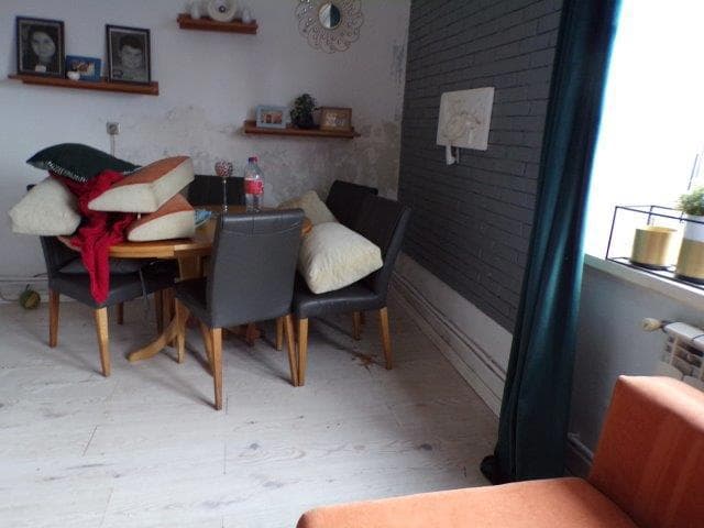 lokal mieszkalny - 3 pokoje, spiżarnia, kuchnia, przedpokój, łazienka na parterze, pokój na poddaszu o pow. 89,2300 m2, udział związany z własnościa lokalu 625 / 1000 – zdjęcie 3 z 20