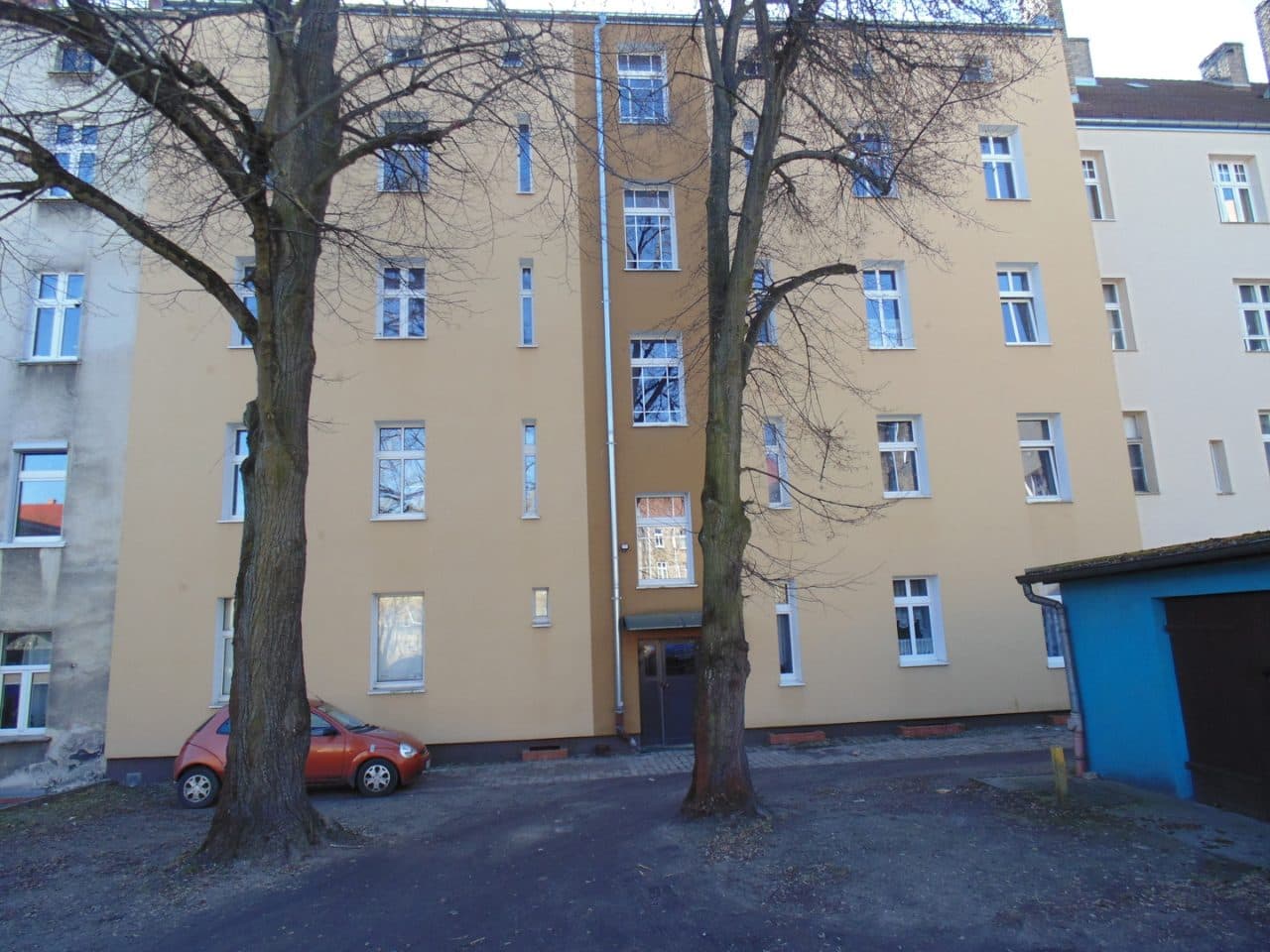 udział w wysokości 1/2 w nieruchomości - lokal mieszkalny o pow. 96,80 mkw – zdjęcie 2 z 9