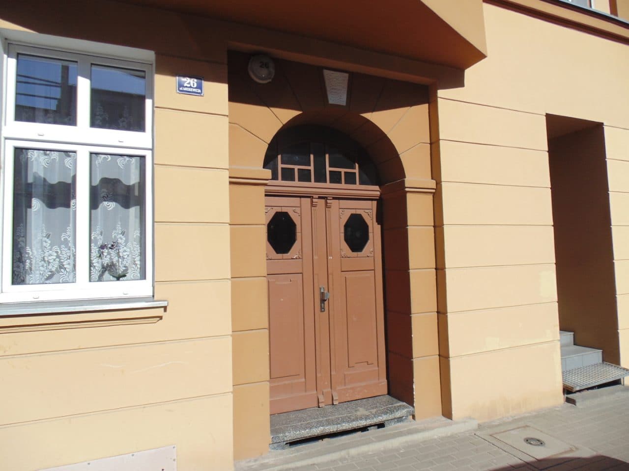 udział w wysokości 1/2 w nieruchomości - lokal mieszkalny o pow. 96,80 mkw – zdjęcie 3 z 9