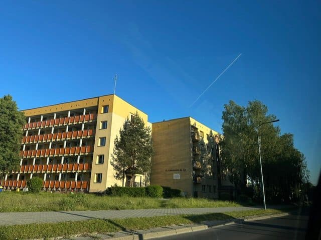 lokal mieszkalny o pow. 64,80 M2, wraz z piwnicą o pow. 2,10 m2